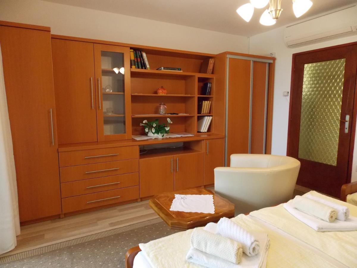 Apartments Cutic Malinska Extérieur photo