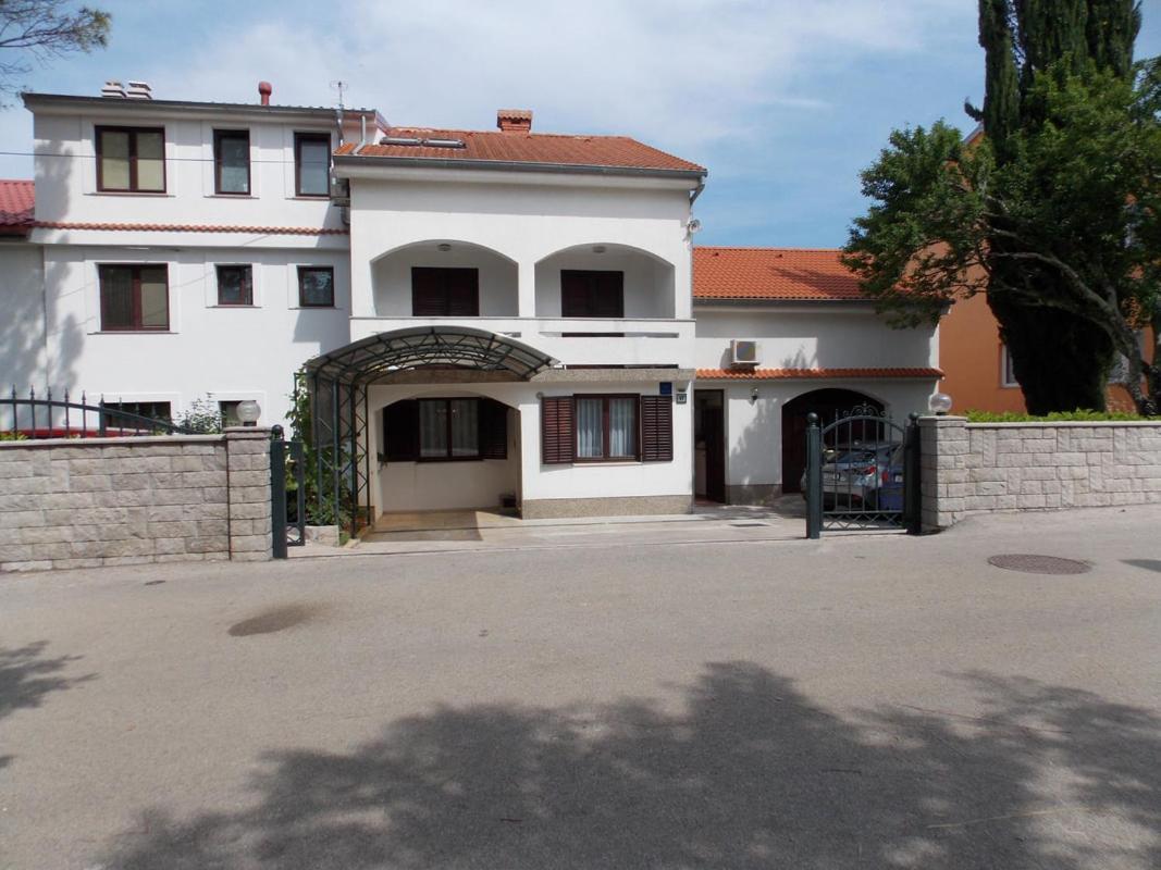 Apartments Cutic Malinska Extérieur photo