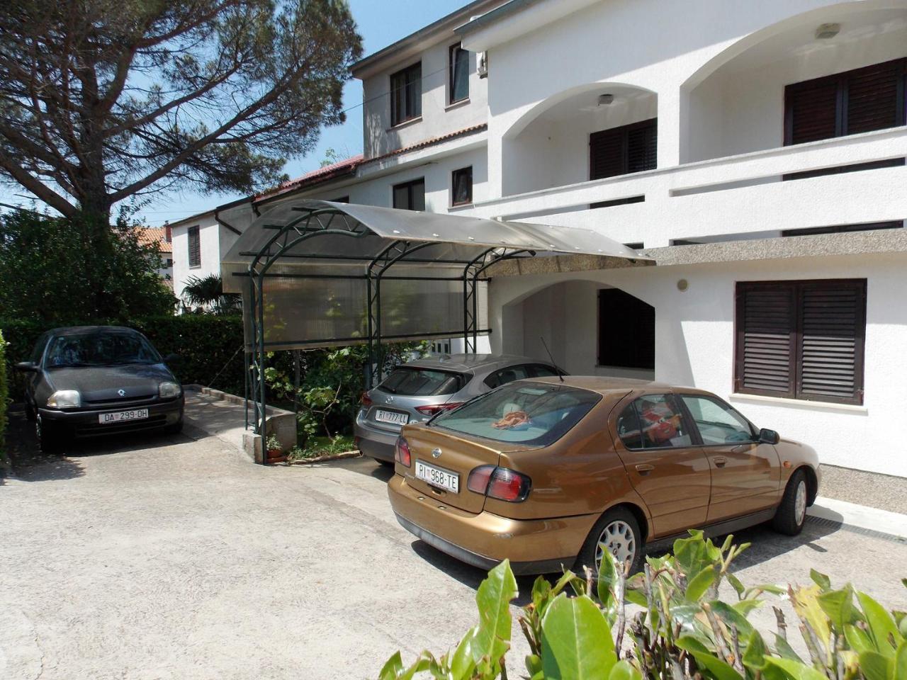 Apartments Cutic Malinska Extérieur photo